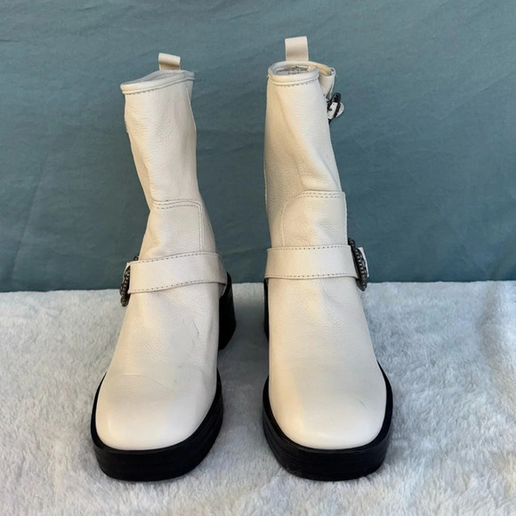 NWOT LARROUDE Women's Hardy Moto Boots Natural White Ivory Leather 9 1/2 *Defect - Picture 1 of 9